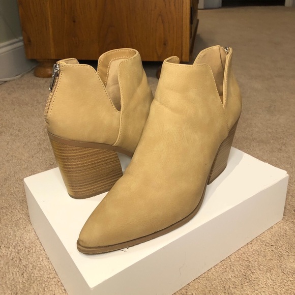 Lucy Avenue Bonnie Heel Booties - Camel - Size 10 - Picture 4 of 10